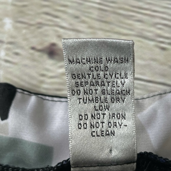 CHICO'S Travelers Size 1 M Black Stretch Knit Tunic Top Contrast Collar Blouse - Picture 7 of 10